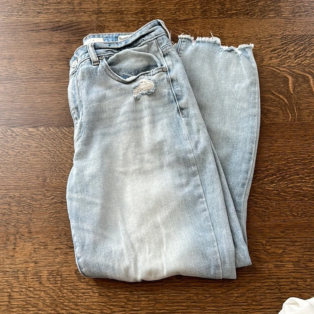 Eunina - Light Was Ripped Jeans - Picture 2 of 8